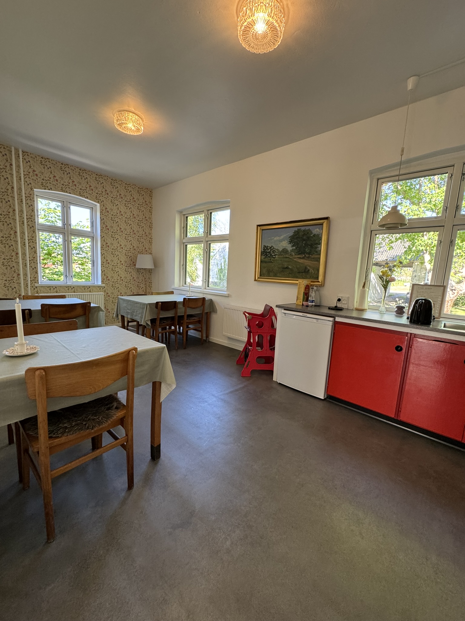 Køkken med moderne udstyr